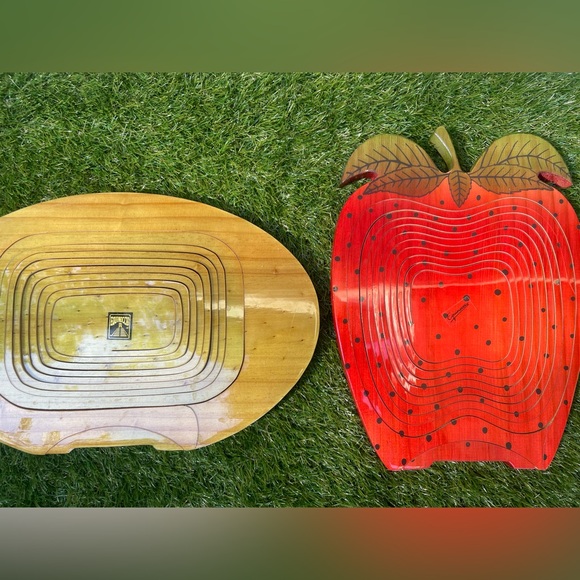 Pair of Vintage Equinoccio Red Apple and Watermelon Collapsable Wood Cut Display - Picture 13 of 13